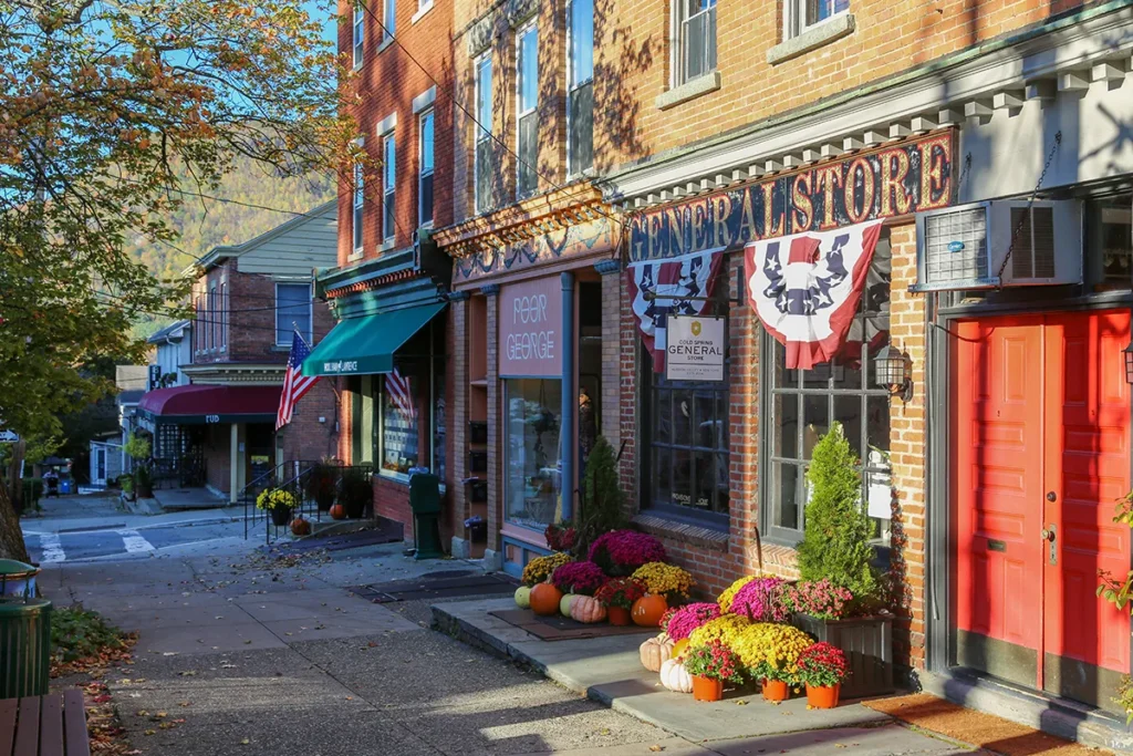 Cold Spring, New York: Riverside Beauty